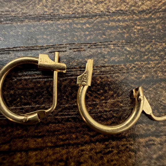 Dainty 14kt solid gold small hoop earrings huggies vintage minimalist everyday - Picture 3 of 4